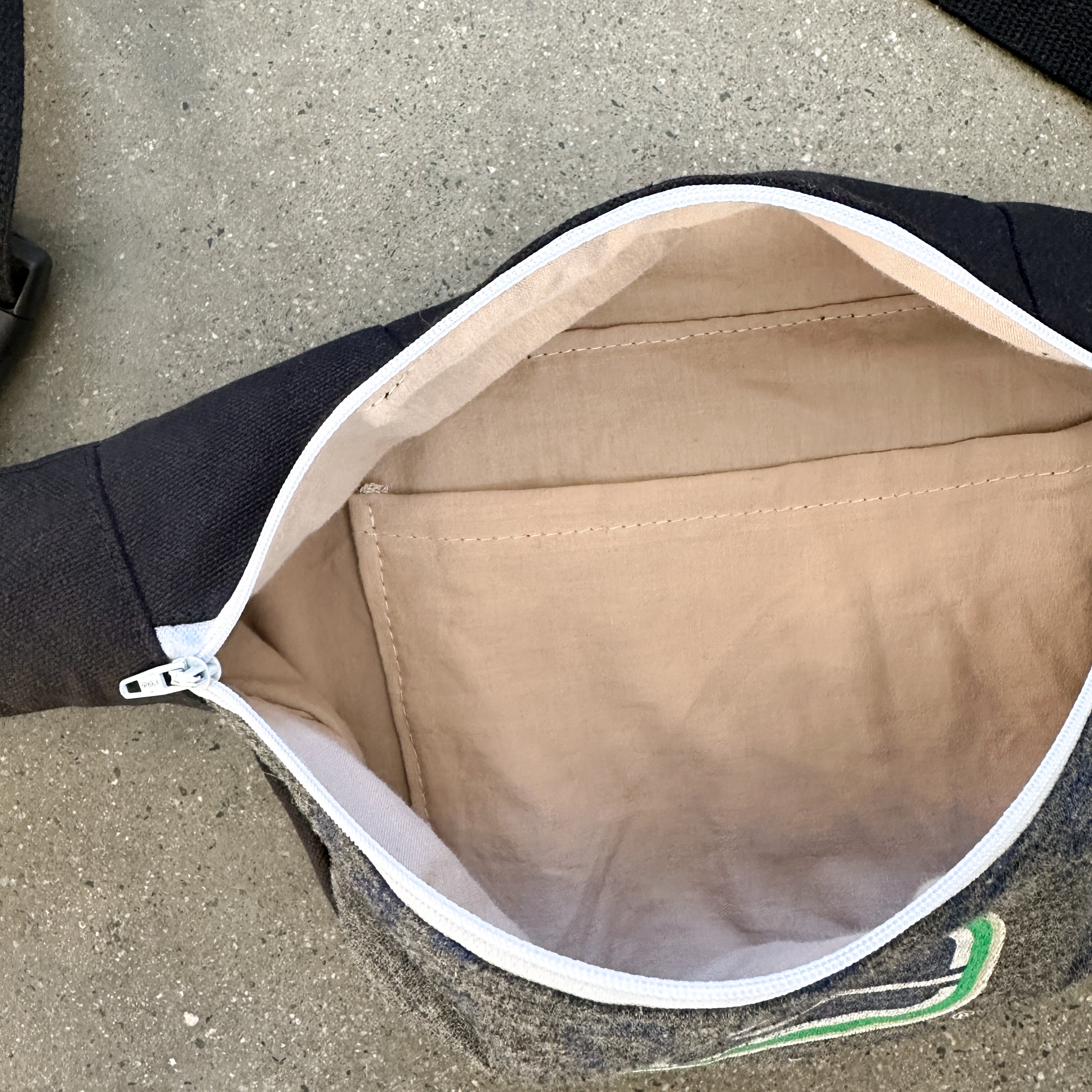 The Cross Body Bag - Canucks