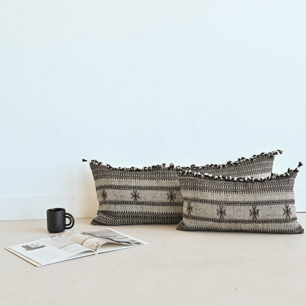 BHUJODI PILLOW COVER - BLACK