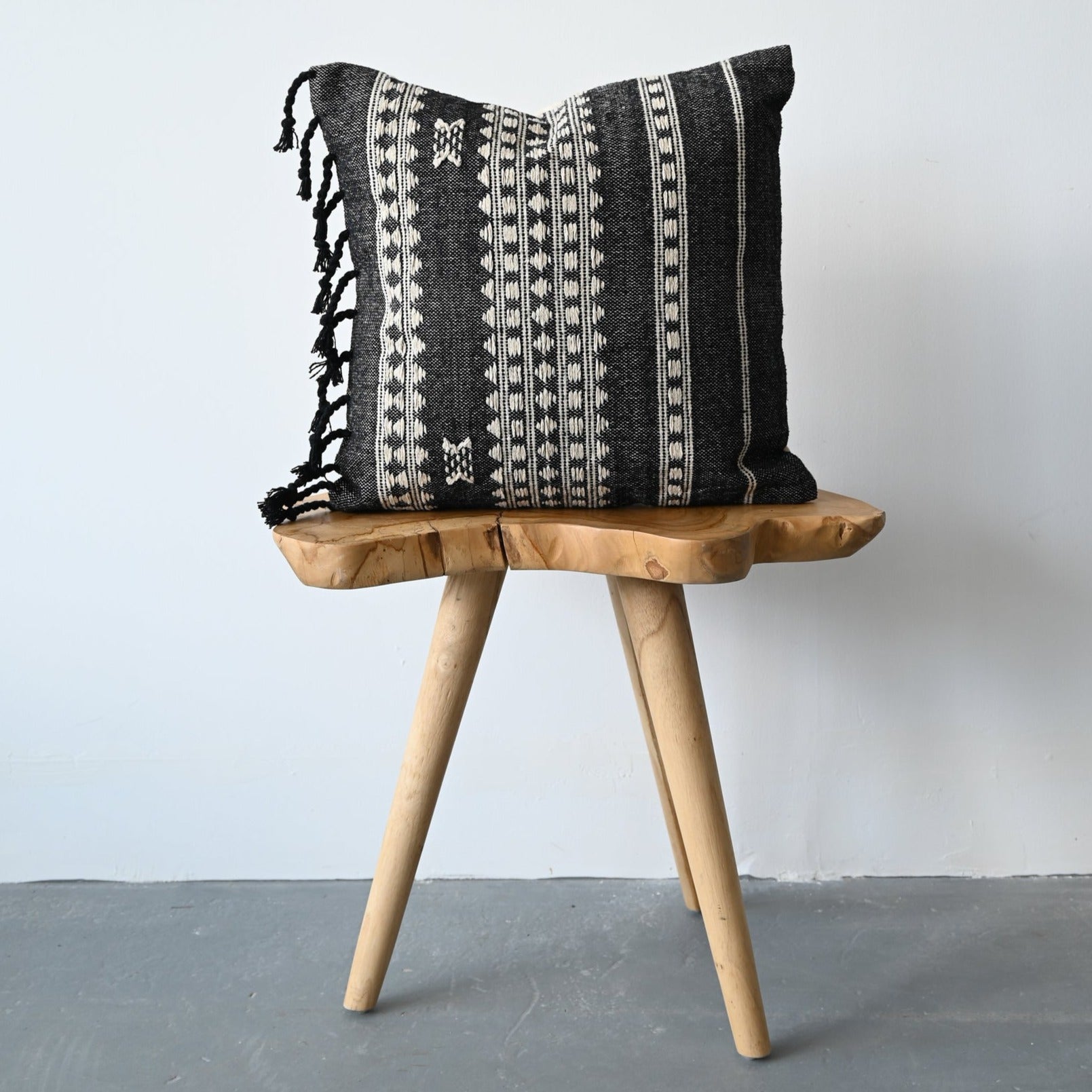 BHUJODI PILLOW COVER - CHARCOAL