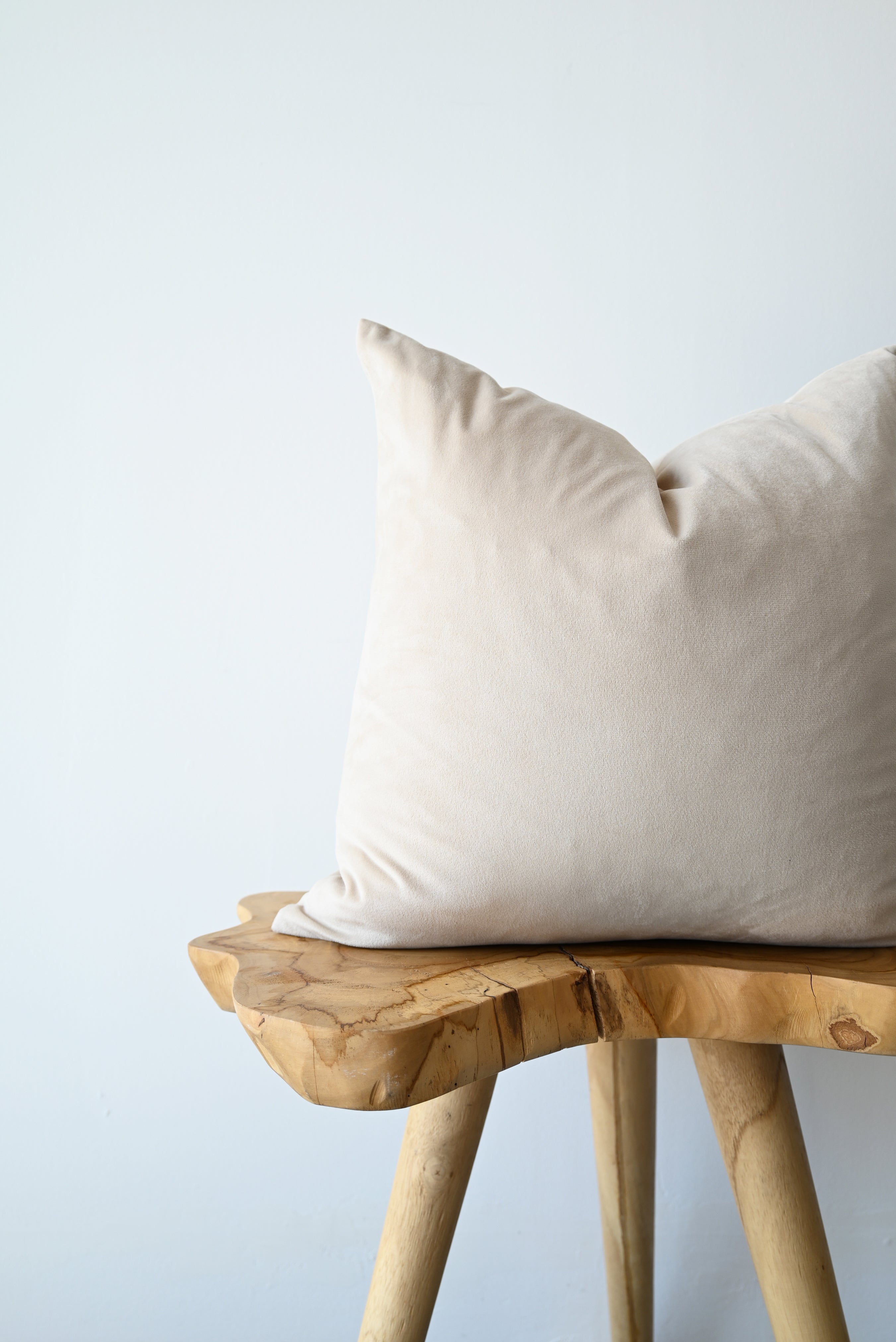 VELVET - STONE 18"