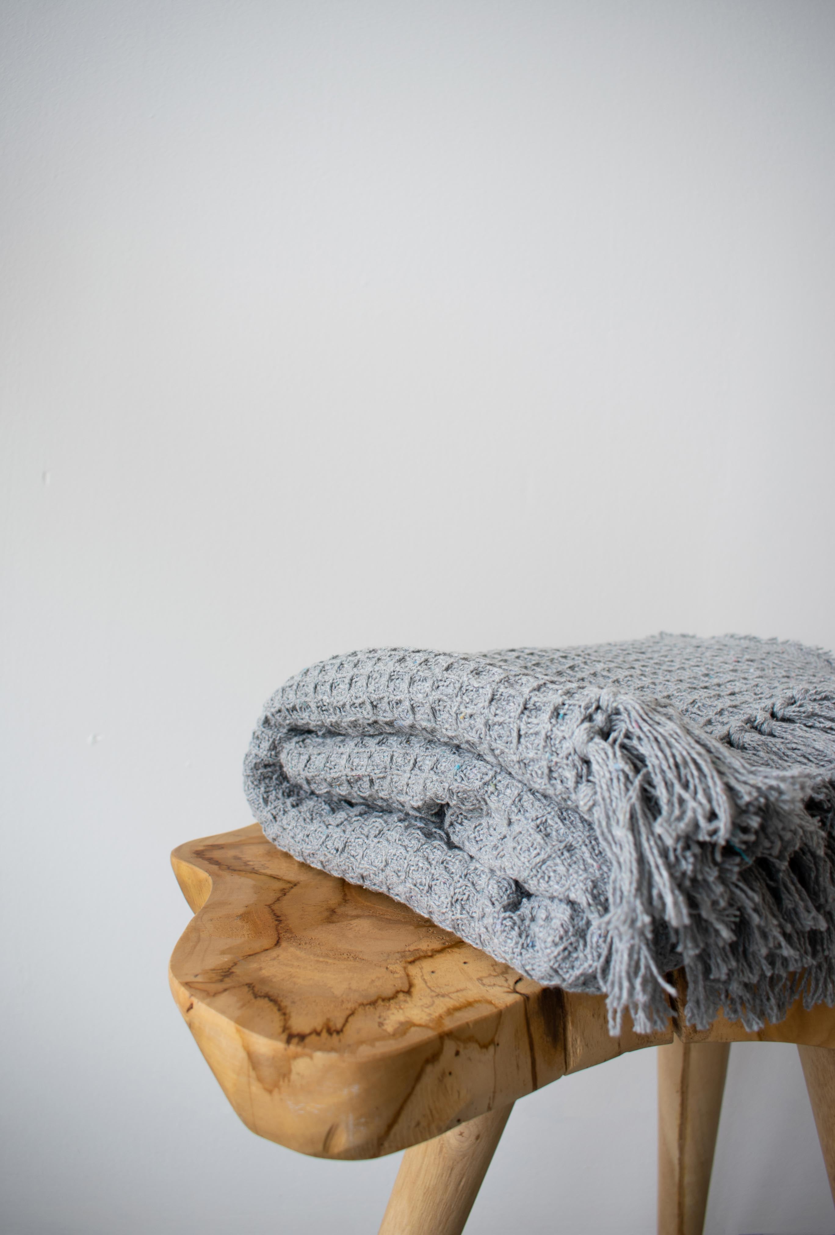 THROW BLANKET - WAFFLE GREY