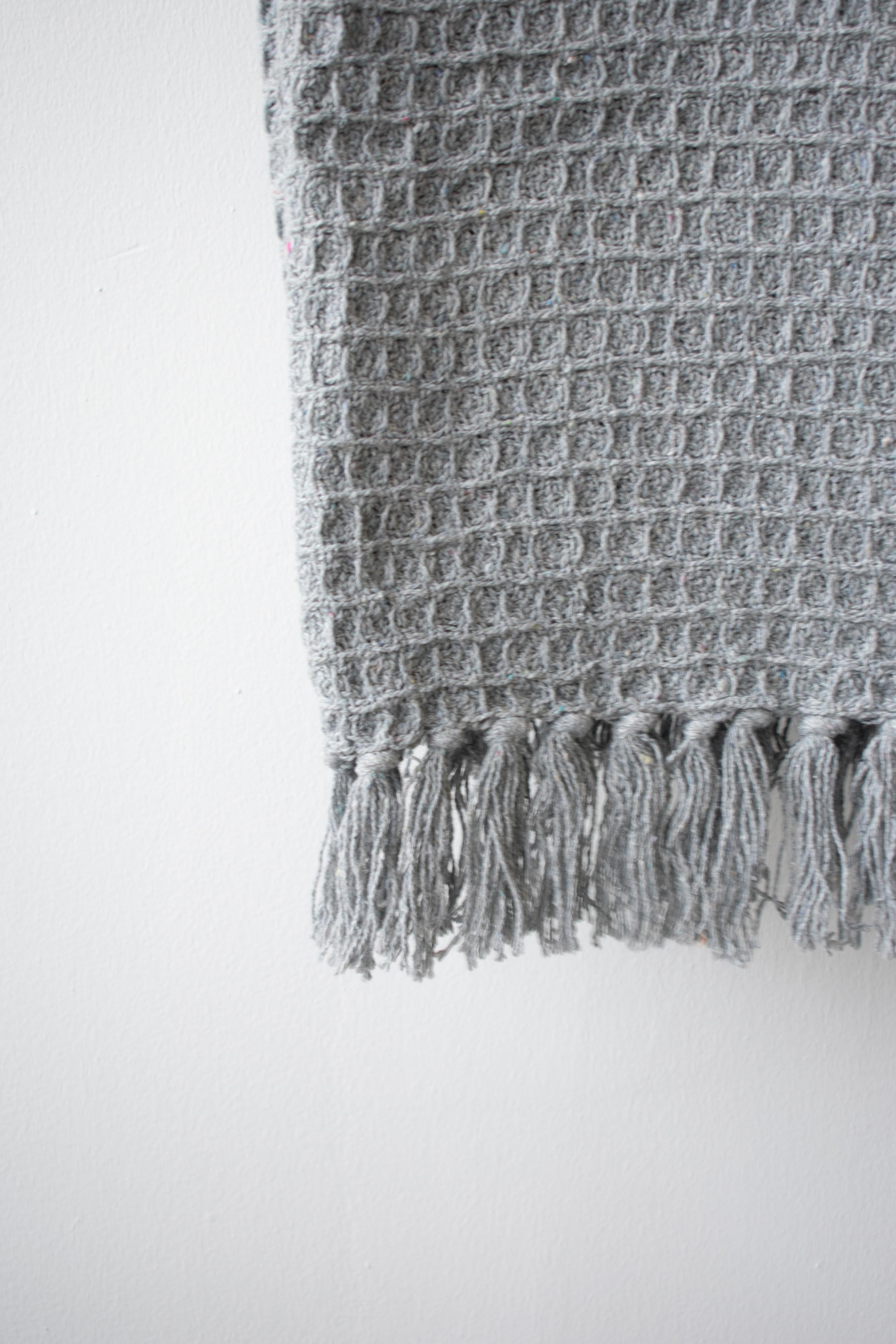 THROW BLANKET - WAFFLE GREY